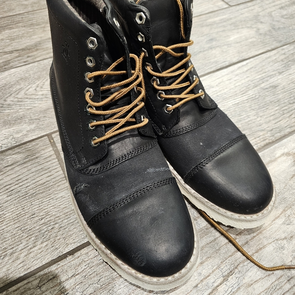 Black penguin men boots